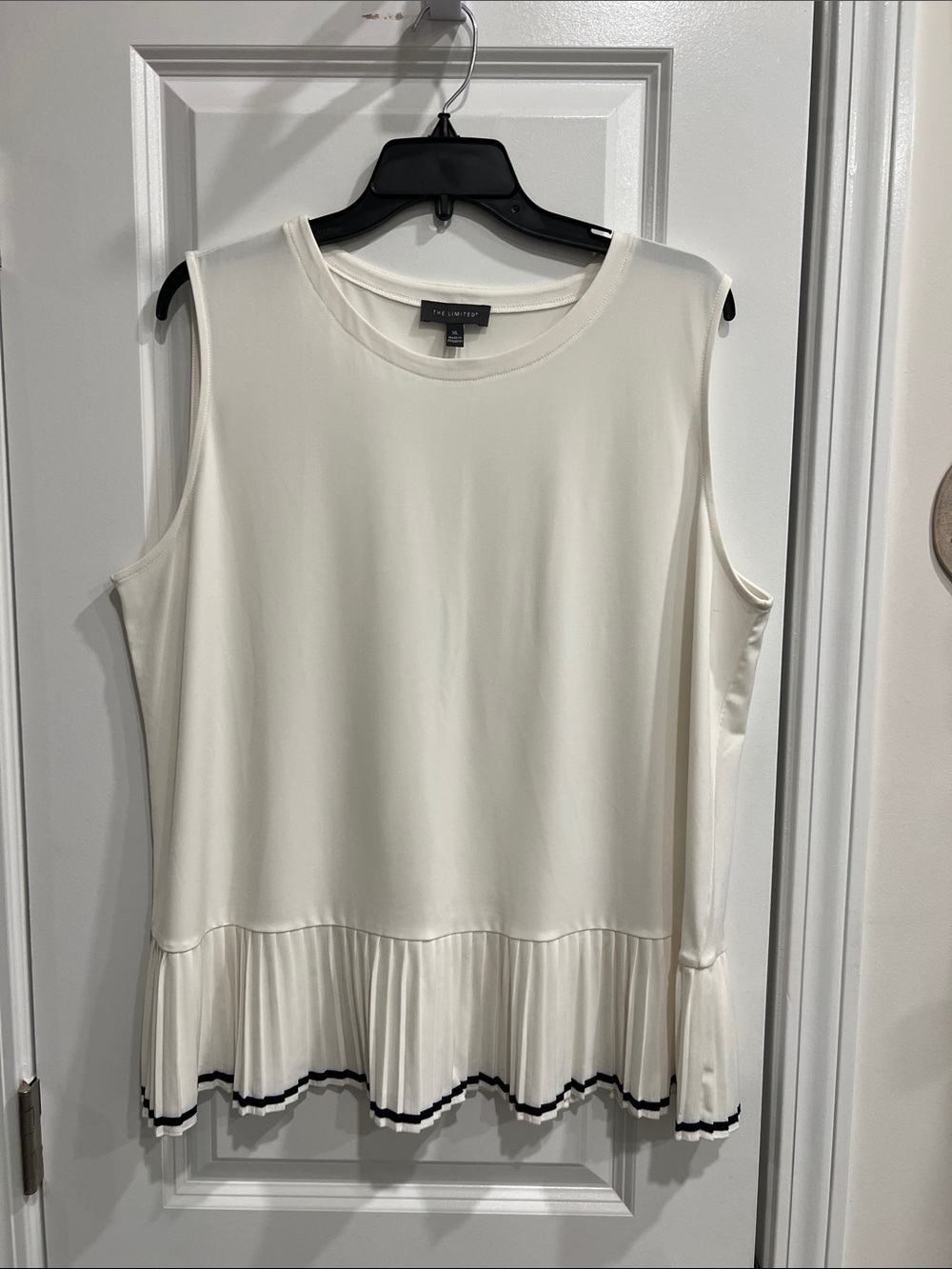 The Limited Ivory Sleeveless Pleated-Hem blouse with Contrast Trim